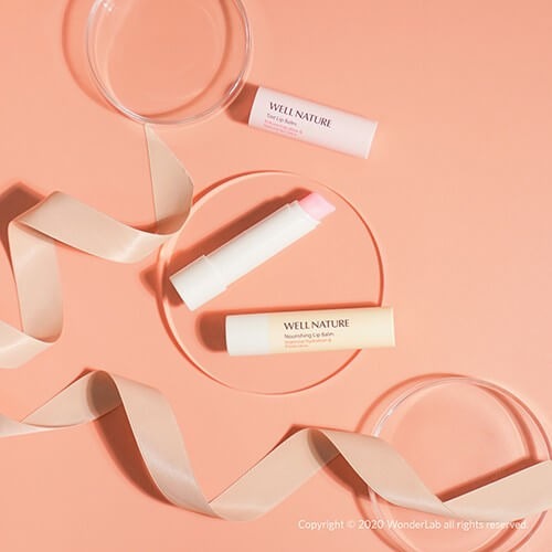 imgi_6_lipbalm-tinted-lipbalm